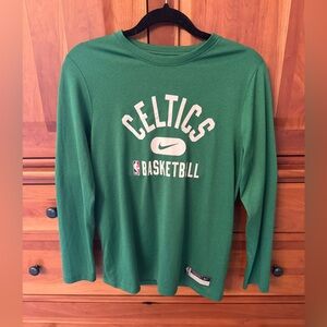 Nike NBA Boston Celtics Youth L Green Dri-FIT Long Sleeve Shirt